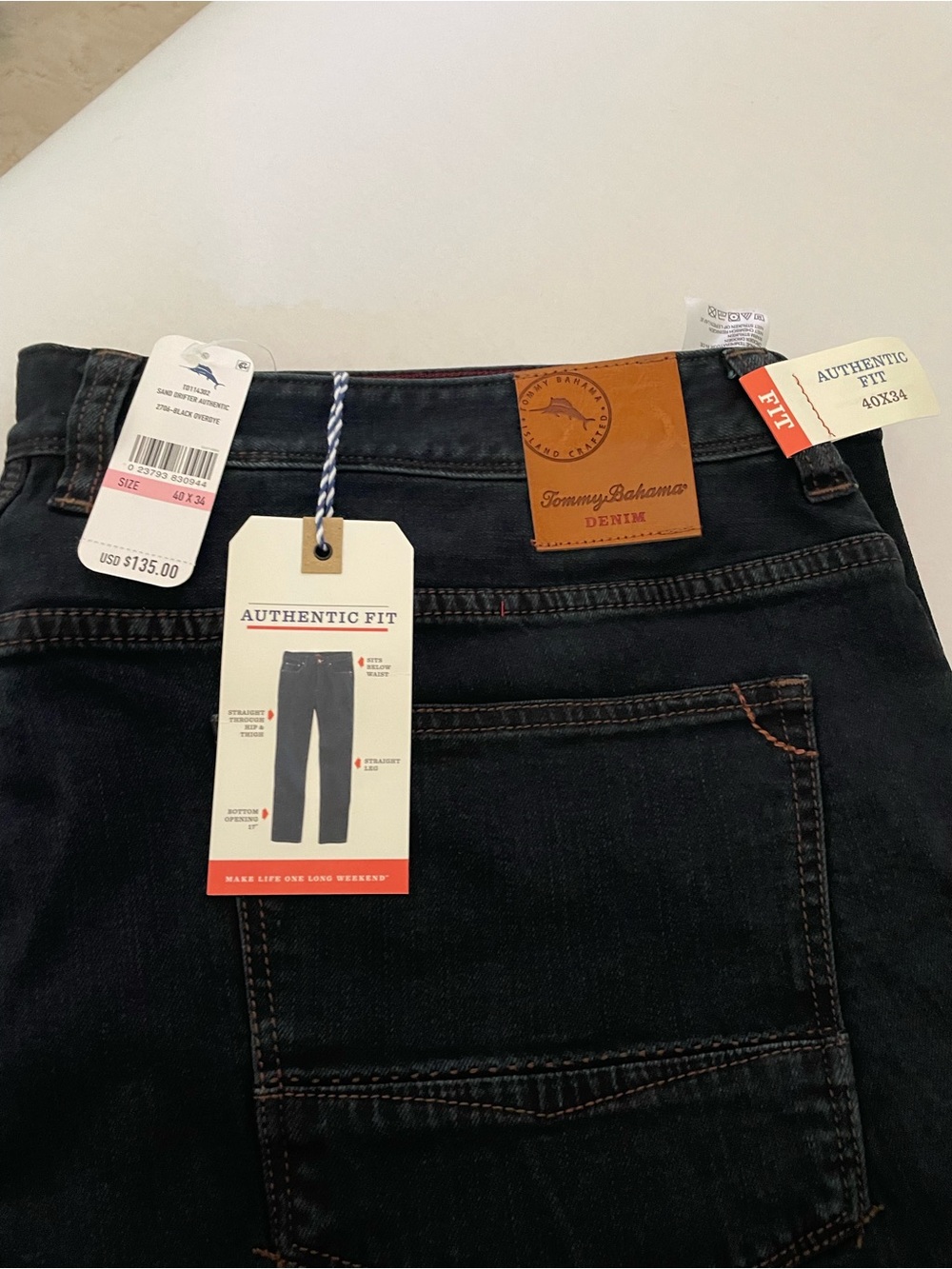 Tommy Bahama
Authentic Fit Jeans new with tags - Picture 2 of 5